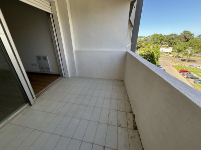 Apartamento ID.2698 - VENTA TORRE ANTARES RECICLADO MUY BUENA ORIENTACION