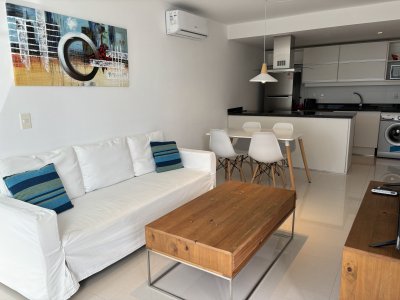 Apartamento ID.2323 - Venta brava dos dormitorios parada 7, una cuadra del mar