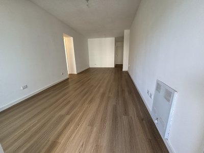 Apartamento ID.2698 - VENTA TORRE ANTARES RECICLADO MUY BUENA ORIENTACION