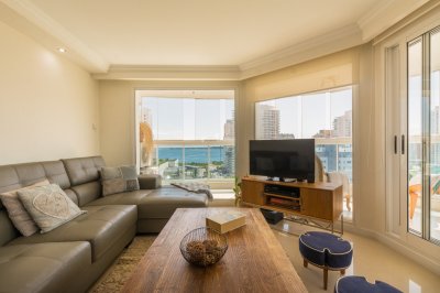 Apartamento ID.1233 - Excelente planta con vista al mar en la parada 4 de playa mansa