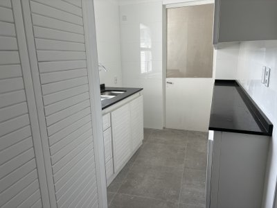 Apartamento ID.2698 - VENTA TORRE ANTARES RECICLADO MUY BUENA ORIENTACION