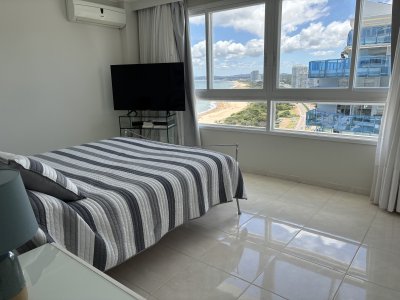 Apartamento ID.1011 -  venta MILLENIUM TOWER mansa frente al mar tres suites y dependencias