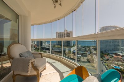 Apartamento ID.1233 - Excelente planta con vista al mar en la parada 4 de playa mansa