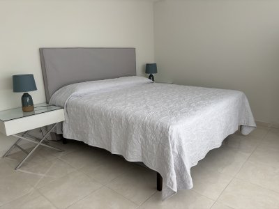 Apartamento ID.1011 -  venta MILLENIUM TOWER mansa frente al mar tres suites y dependencias