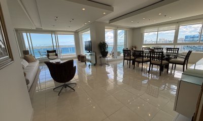 venta MILLENIUM TOWER mansa frente al mar tres suites y dependencias