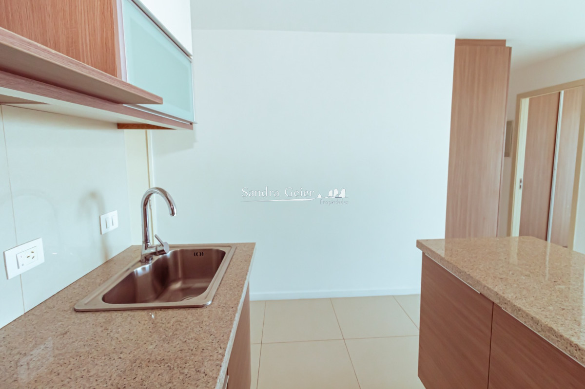 Apartamento ID.2066 - Av Roosvelt Brava parada 5