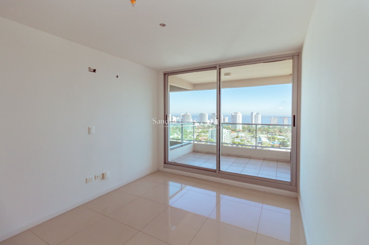 Apartamento ID.2066 - Av Roosvelt Brava parada 5