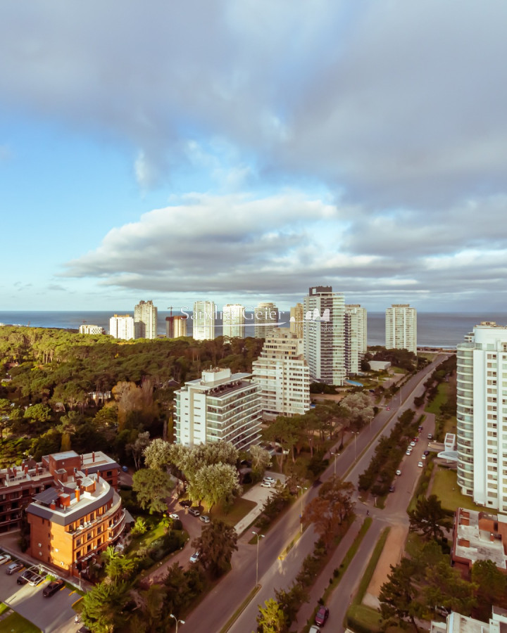 Apartamento ID.2065 - AV ROOSVELT PISO ALTO A ESTRENAR CON VISTA AL MAR