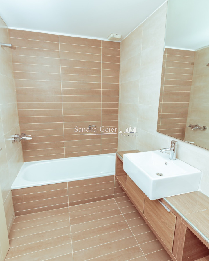 Apartamento ID.2065 - AV ROOSVELT PISO ALTO A ESTRENAR CON VISTA AL MAR