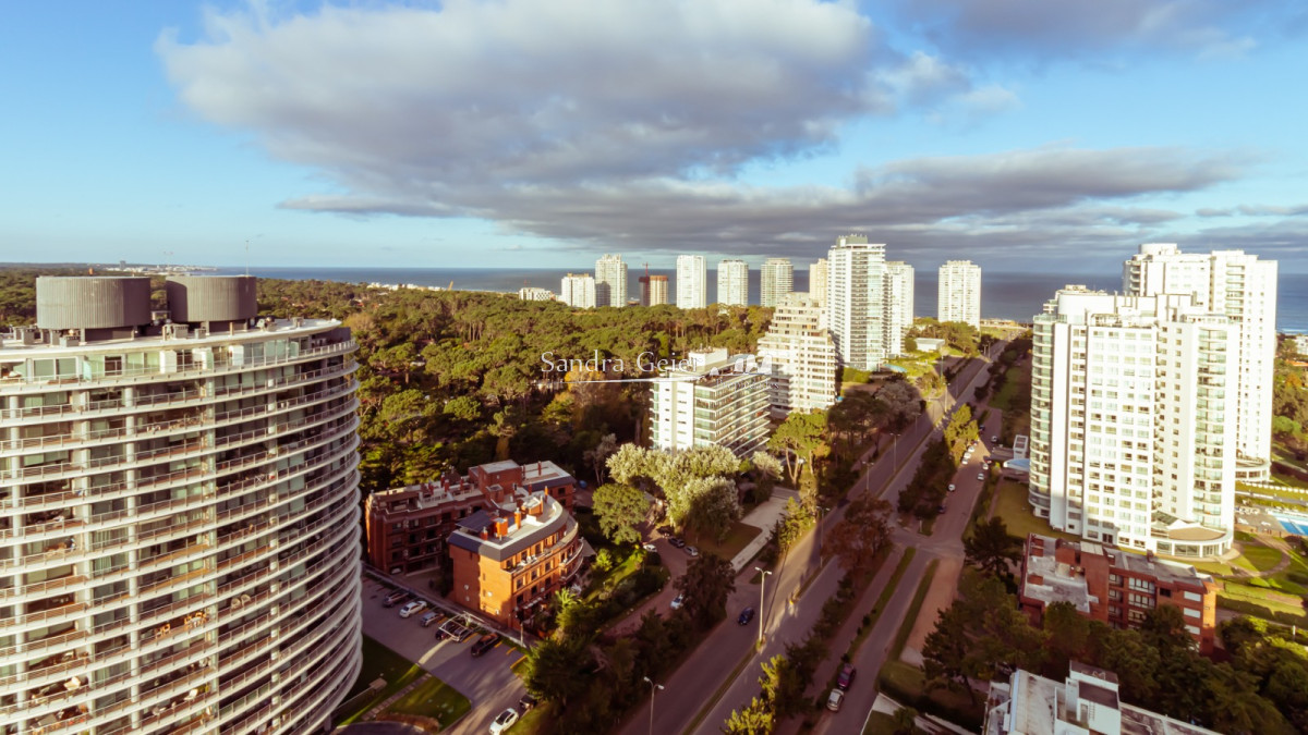 Apartamento ID.2065 - AV ROOSVELT PISO ALTO A ESTRENAR CON VISTA AL MAR