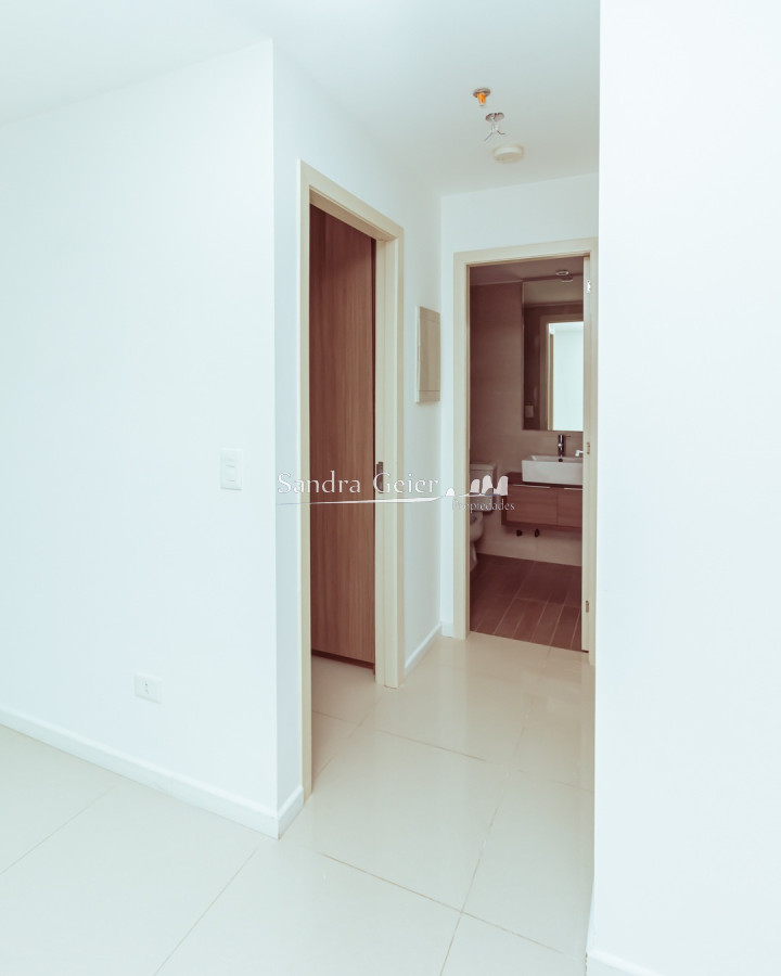 Apartamento ID.2065 - AV ROOSVELT PISO ALTO A ESTRENAR CON VISTA AL MAR