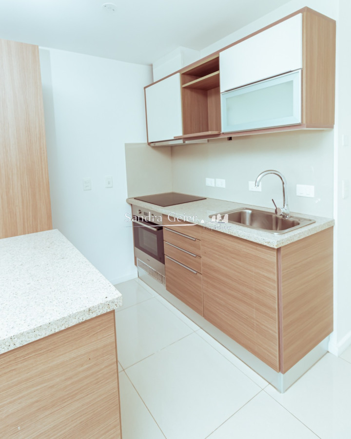 Apartamento ID.2066 - Av Roosvelt Brava parada 5
