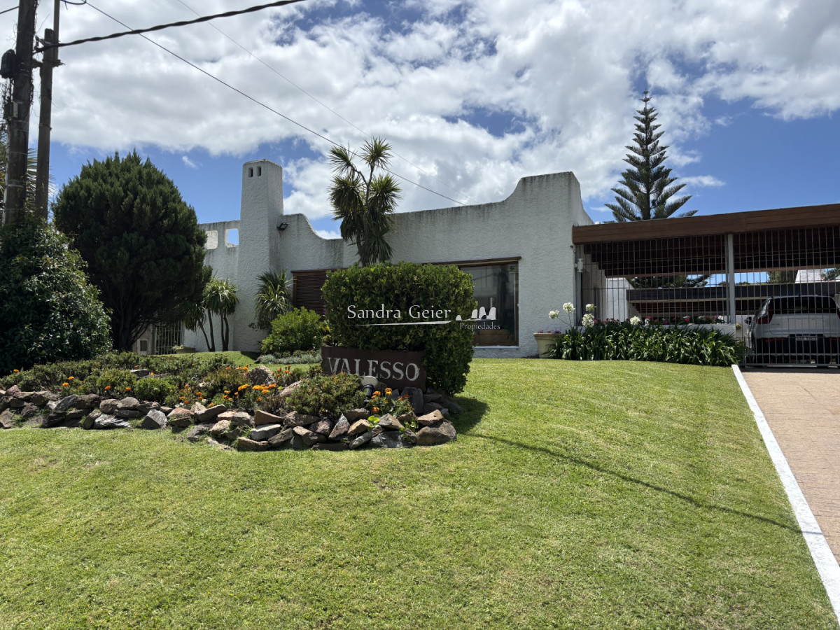 Casa ID.3237 - Casa en paradas a 100mts del mar