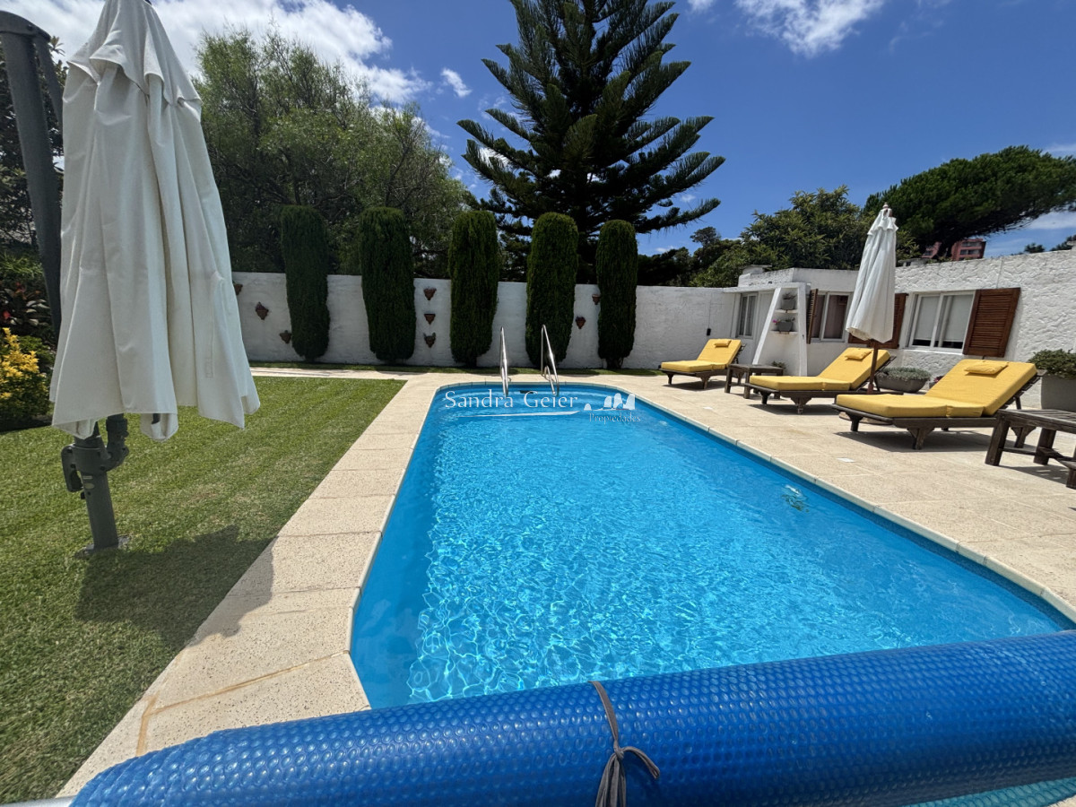 Casa ID.3237 - Casa en paradas a 100mts del mar