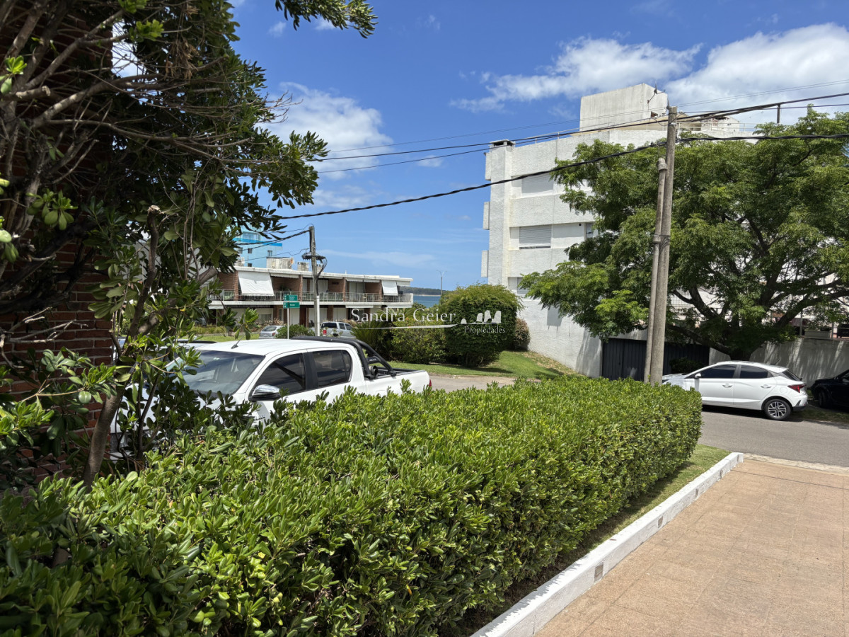 Casa ID.3237 - Casa en paradas a 100mts del mar