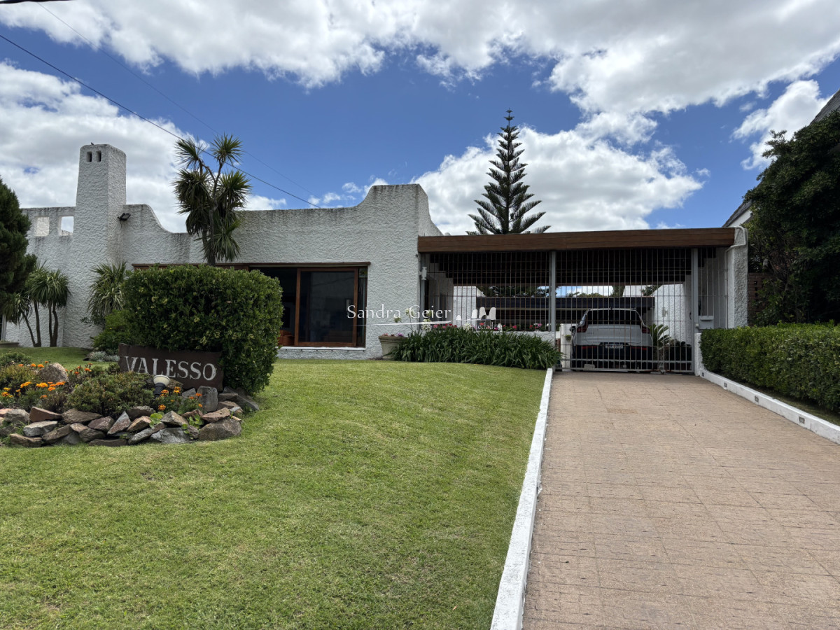 Casa ID.3237 - Casa en paradas a 100mts del mar