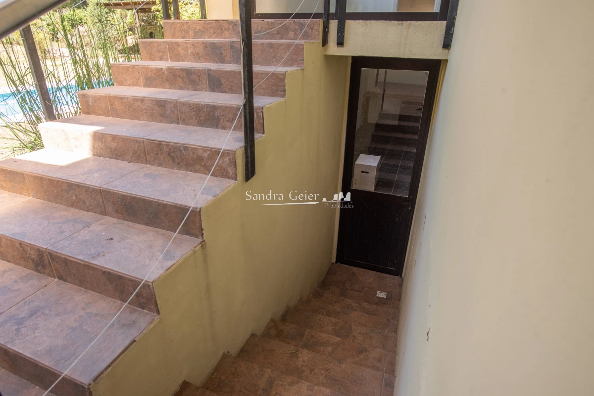 Casa ID.3007 - BARRIO PRIVADO LA RESIDENCE IMPONENTE CASA EN EXCELENTE UBICACION