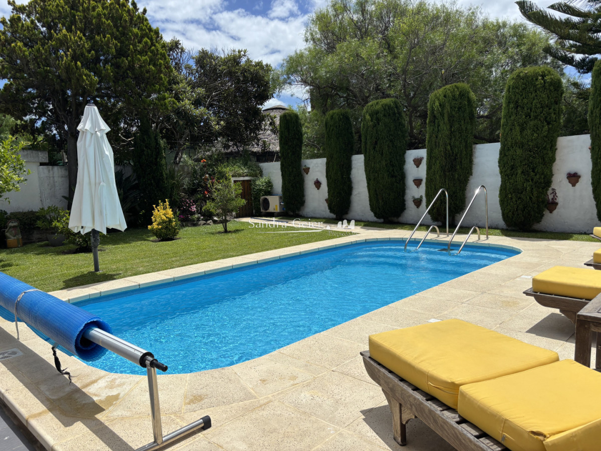 Casa ID.3237 - Casa en paradas a 100mts del mar