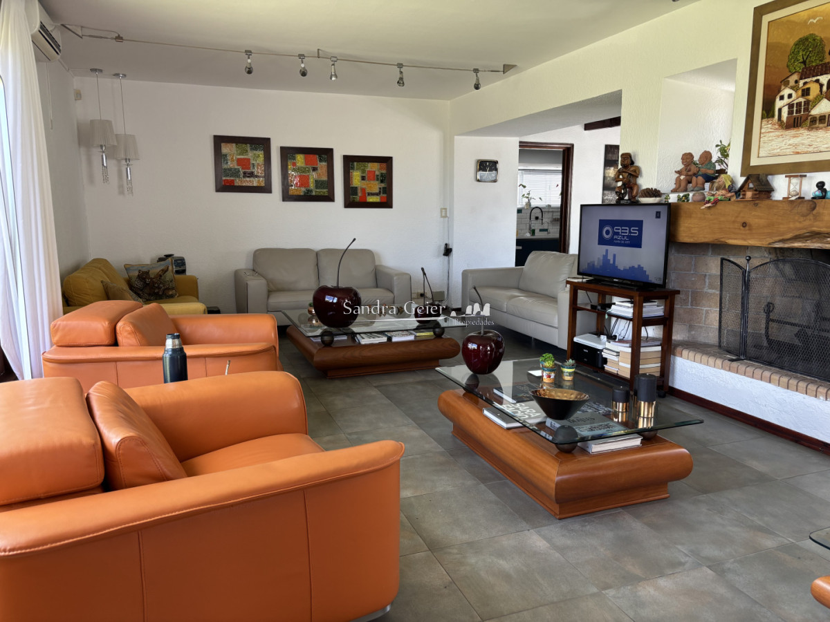 Casa ID.3237 - Casa en paradas a 100mts del mar