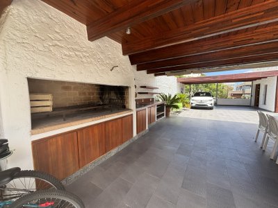 Casa ID.3237 - Casa en paradas a 100mts del mar