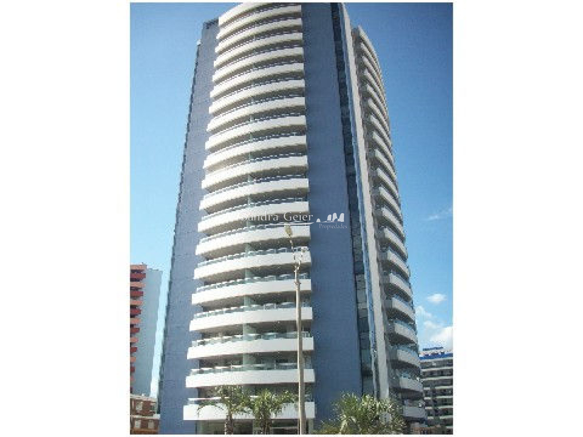 Apartamento ID.1288 - AV. CHIVERTA. MUY LINDA PLANTA  