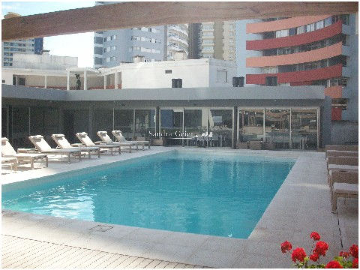 Apartamento ID.1288 - AV. CHIVERTA. MUY LINDA PLANTA  