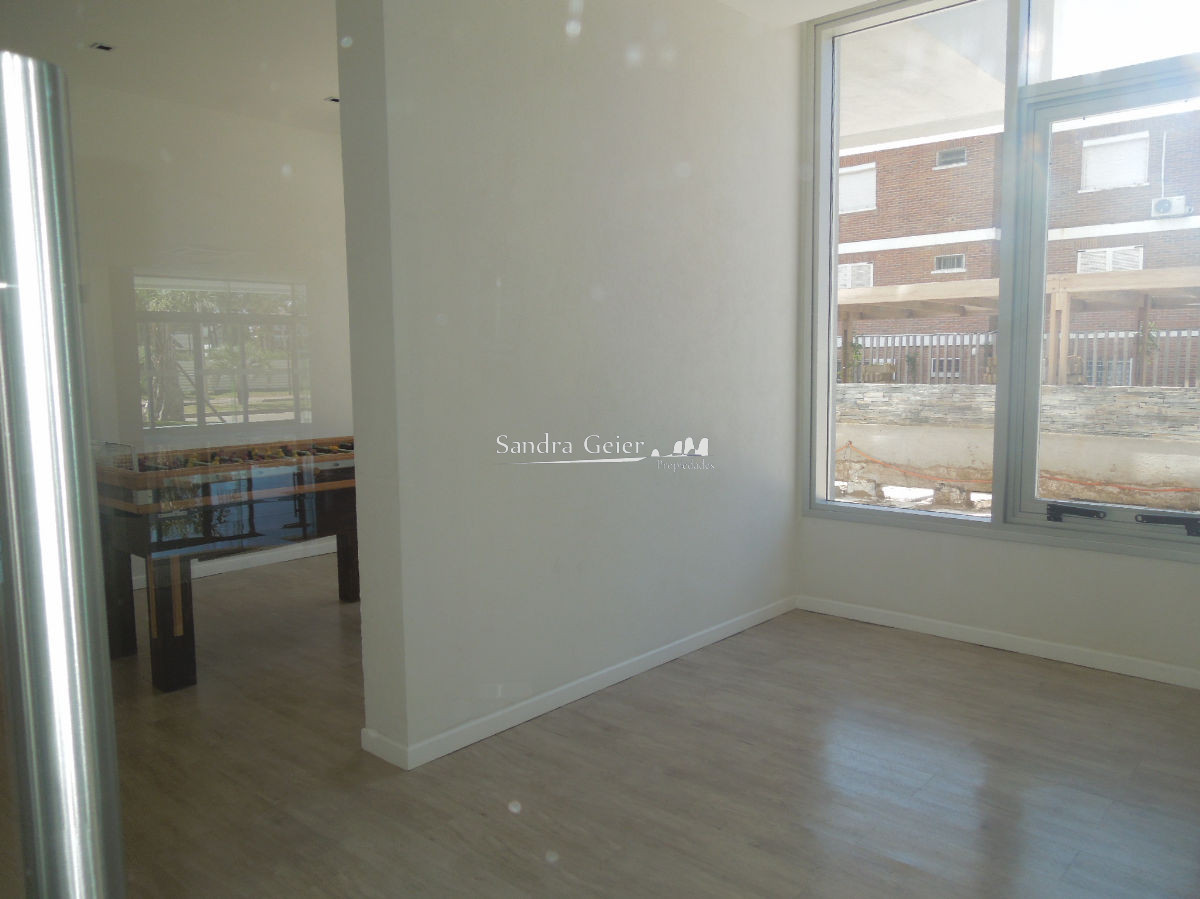 Apartamento ID.1288 - AV. CHIVERTA. MUY LINDA PLANTA  