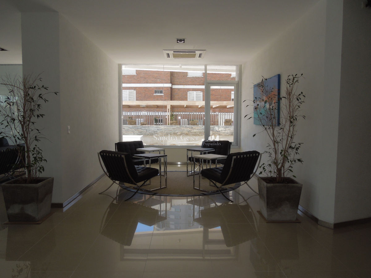 Apartamento ID.1288 - AV. CHIVERTA. MUY LINDA PLANTA  