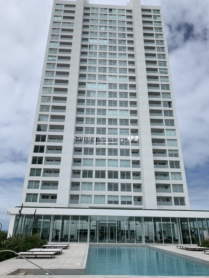 Apartamento ID.2760 - VENTA PISO ALTO TORRE LE PARC III BRAVA PRIMERA LINEA FRENTE AL MAR 