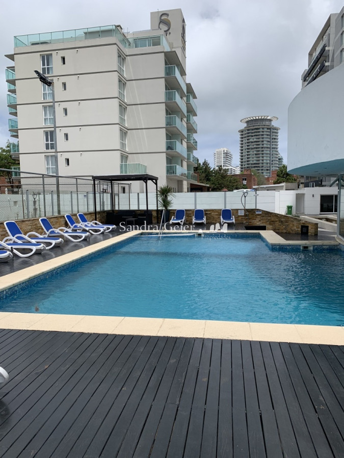 Apartamento ID.877 - CASINO TOWERS PARADA 4 PLAYA MANSA DETRAS DE ENJOY