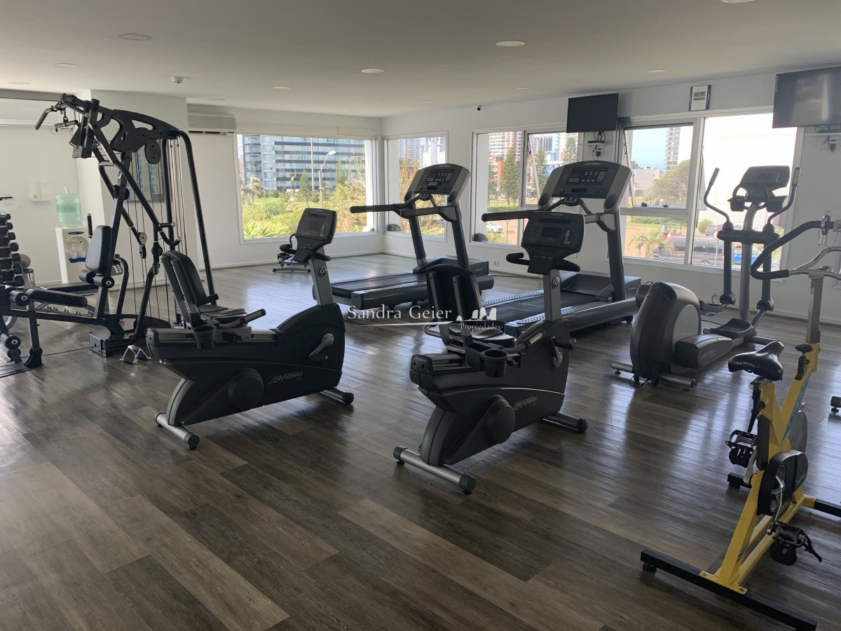 Apartamento ID.2258 - SEASONS TOWER VENTA PISO ALTO MANSA ESQUINERO AL PUERTO