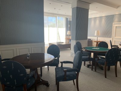 Apartamento ID.1011 -  venta MILLENIUM TOWER mansa frente al mar tres suites y dependencias
