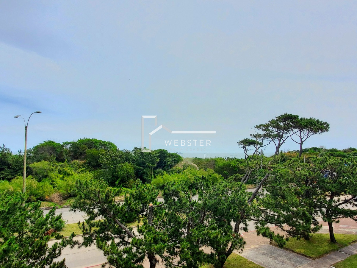 Apartamento ID.548 - Departamento en primera linea - Playa Mansa - 2 dormitorios. 