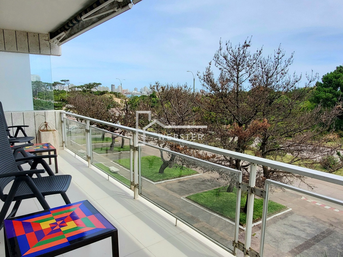 Apartamento ID.548 - Departamento en primera linea - Playa Mansa - 2 dormitorios. 