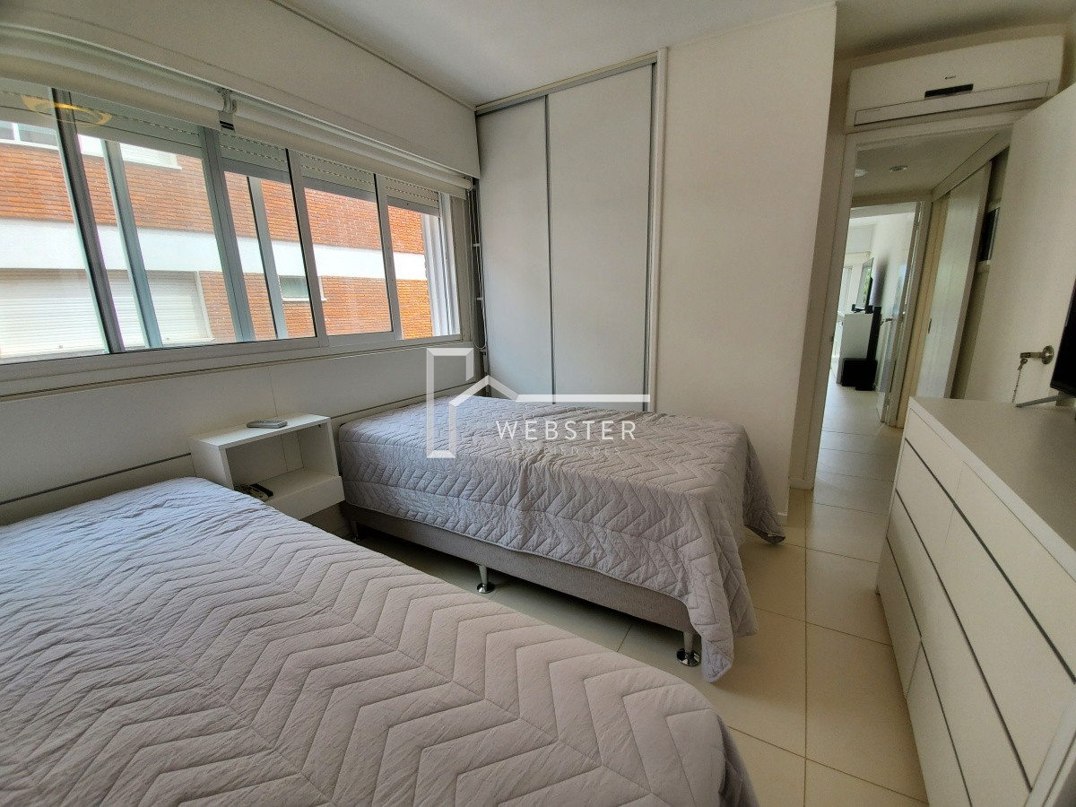 Apartamento ID.548 - Departamento en primera linea - Playa Mansa - 2 dormitorios. 