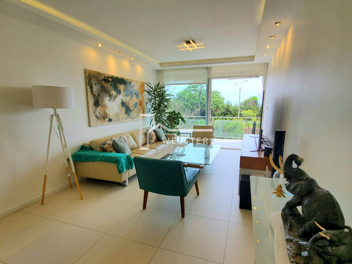 Apartamento ID.548 - Departamento en primera linea - Playa Mansa - 2 dormitorios. 