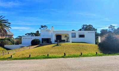 Venta casa 4 dormitorios en Pinares, Playa Mansa , Punta del Este
