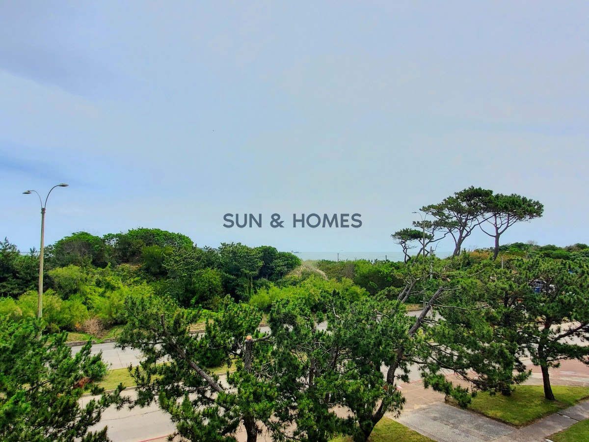 Apartamento ID.68 - Departamento en primera linea - Playa Mansa - 2 dormitorios. 