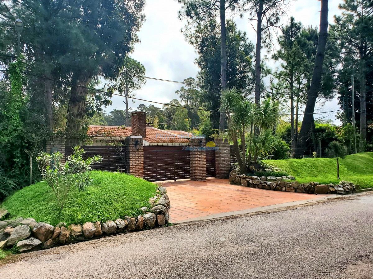 Casa en alquiler en Pinares - Inmobiliaria Playa del Este