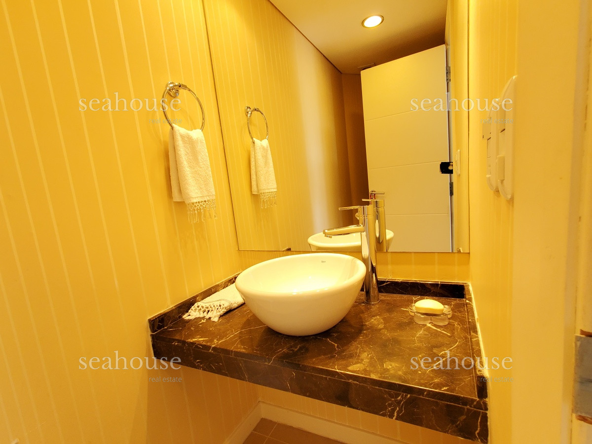 Apartamento Ref.593 - Departamento en venta a metros de playa mansa - 2 dormitorios