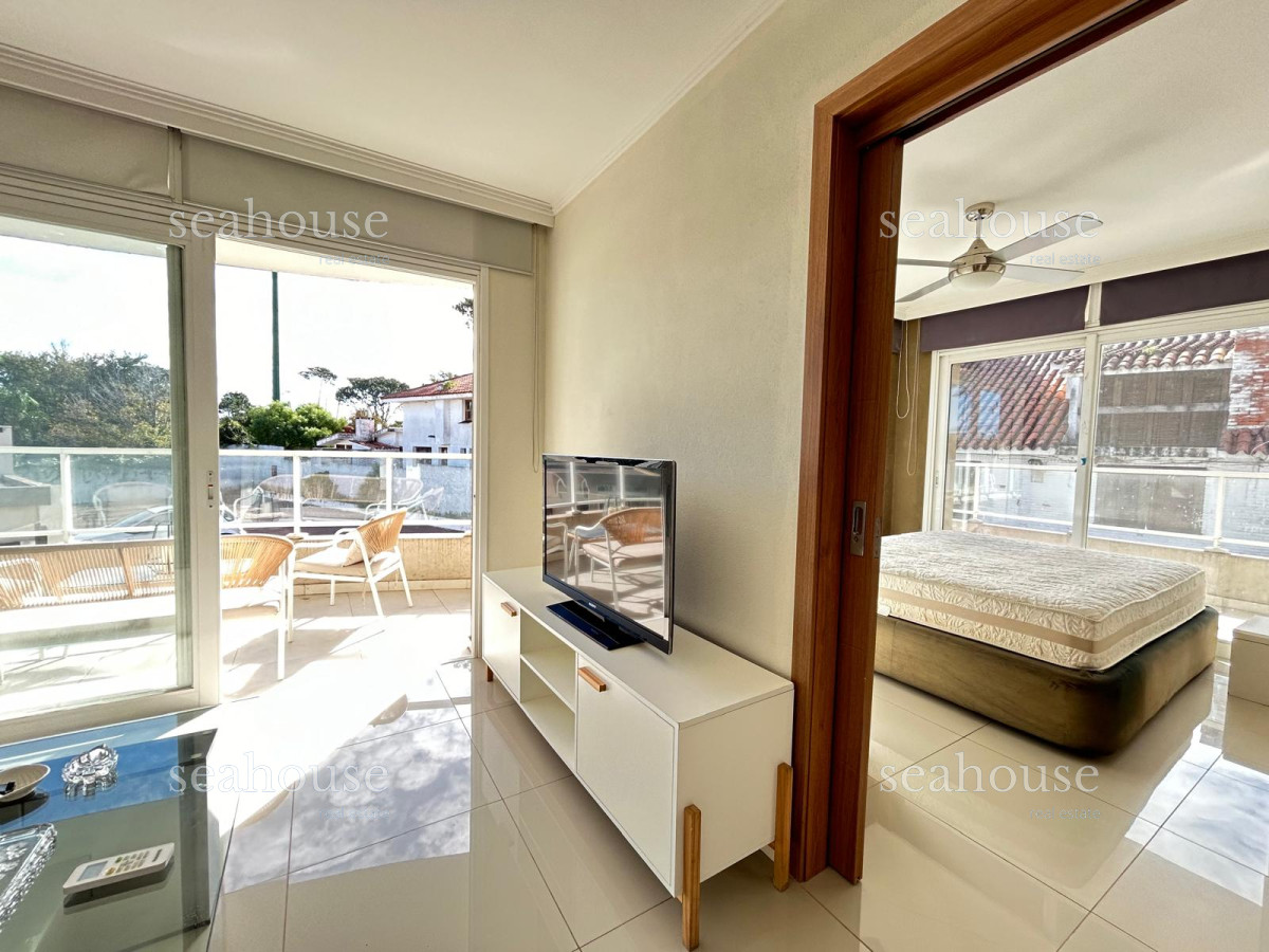 Apartamento Ref.984 - Playa mansa - 1 dormitorio