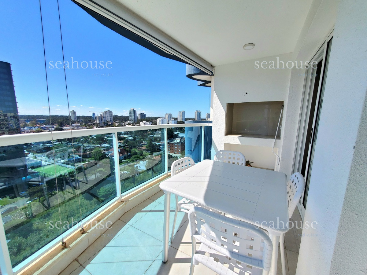 Apartamento Ref.593 - Departamento en venta a metros de playa mansa - 2 dormitorios