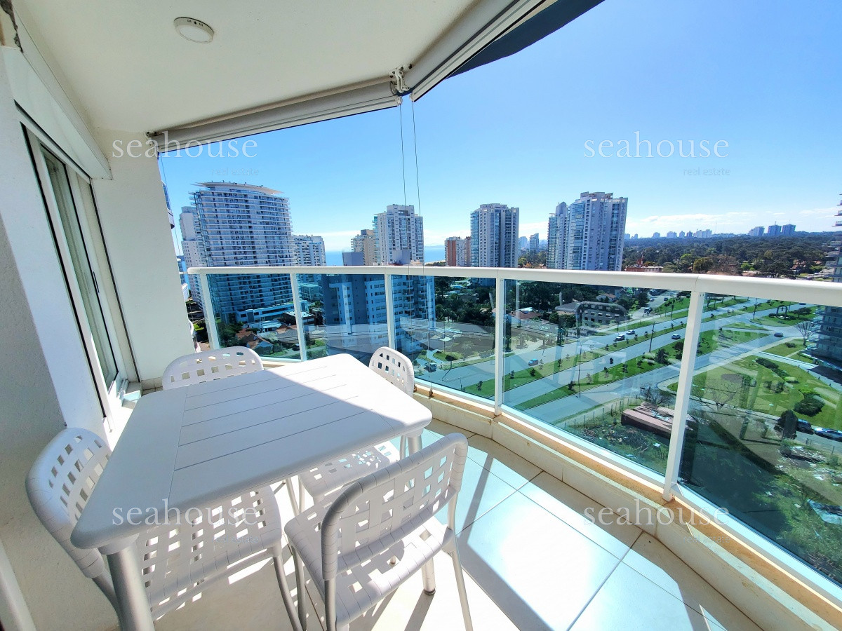 Apartamento Ref.593 - Departamento en venta a metros de playa mansa - 2 dormitorios