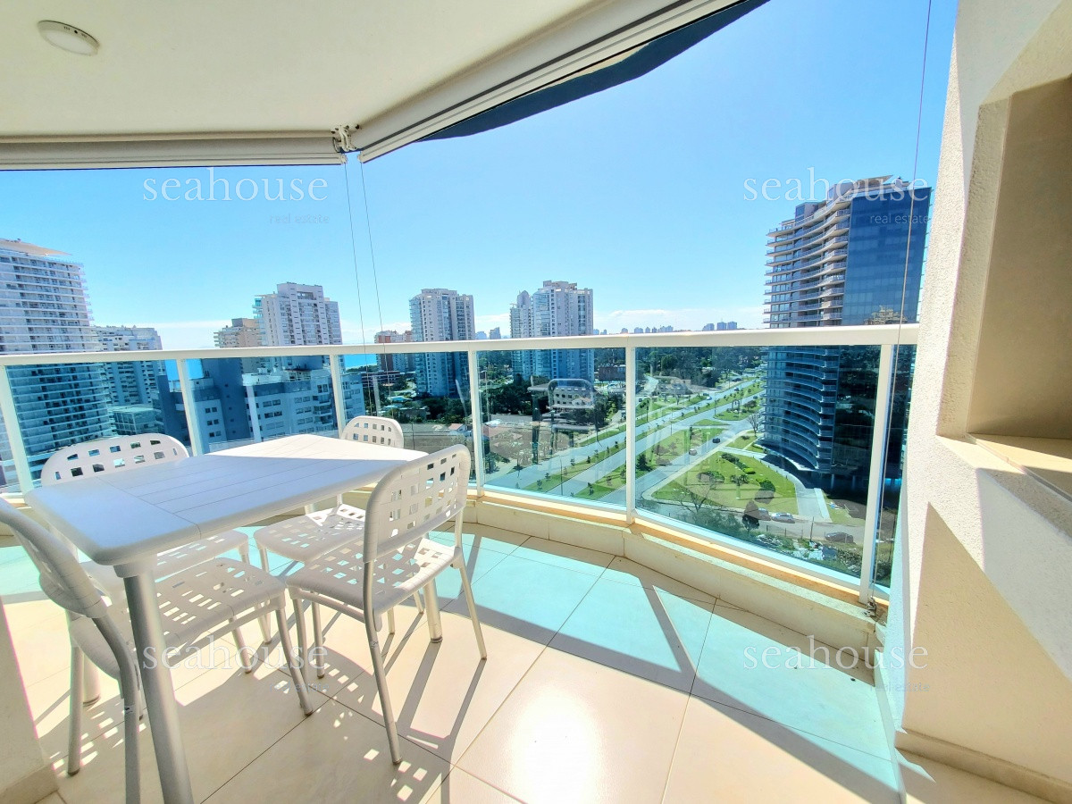 Apartamento Ref.593 - Departamento en venta a metros de playa mansa - 2 dormitorios
