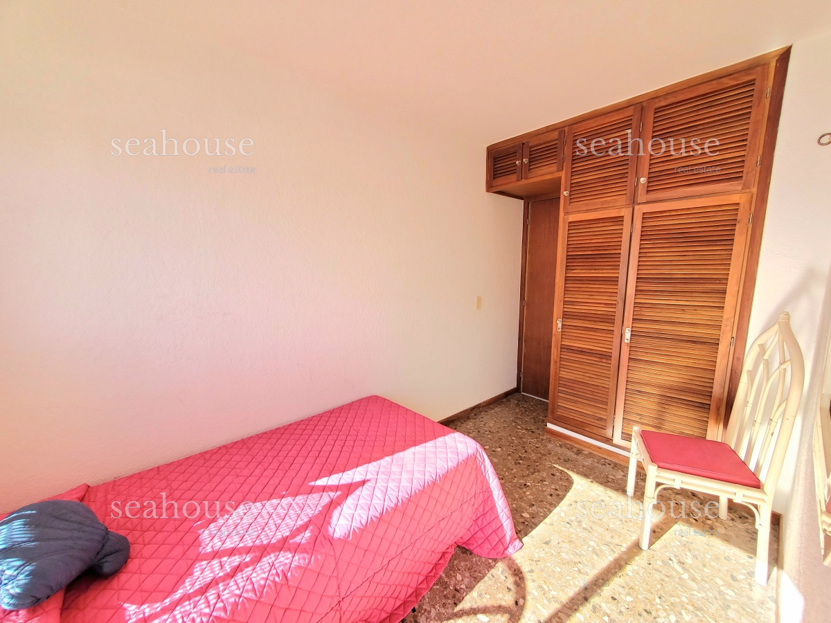 Apartamento Ref.1036 - Departamento esquinero en venta, primera linea de playa mansa, con la mejor vista al mar !!