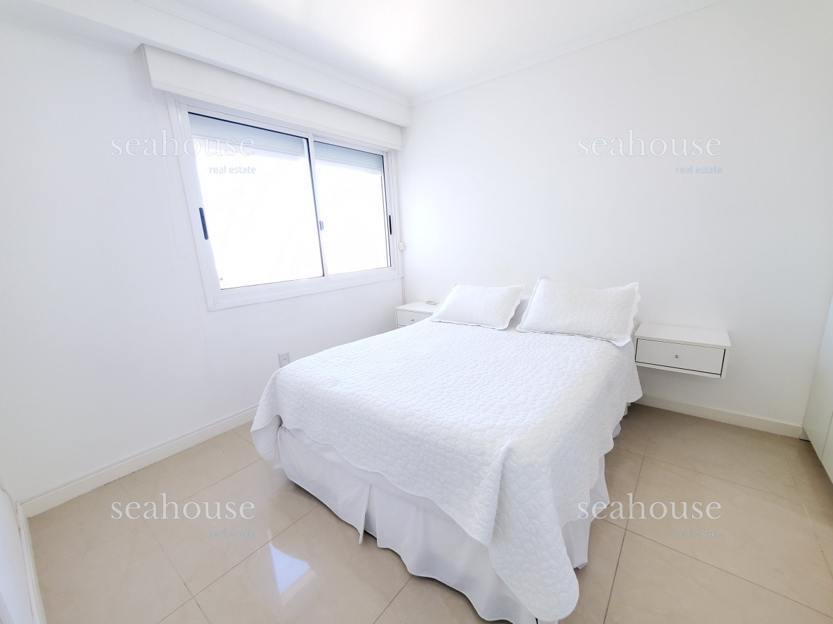 Apartamento Ref.593 - Departamento en venta a metros de playa mansa - 2 dormitorios