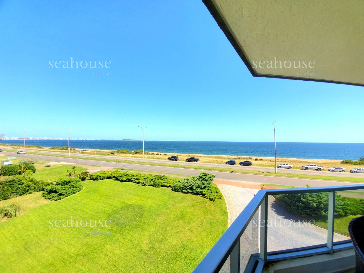 Departamento en primera linea frente al mar. 3 dormitorios - SEA462A