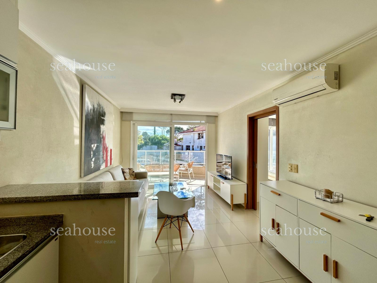 Apartamento Ref.984 - Playa mansa - 1 dormitorio