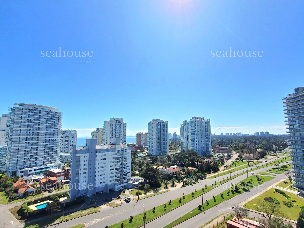 Apartamento Ref.593 - Departamento en venta a metros de playa mansa - 2 dormitorios