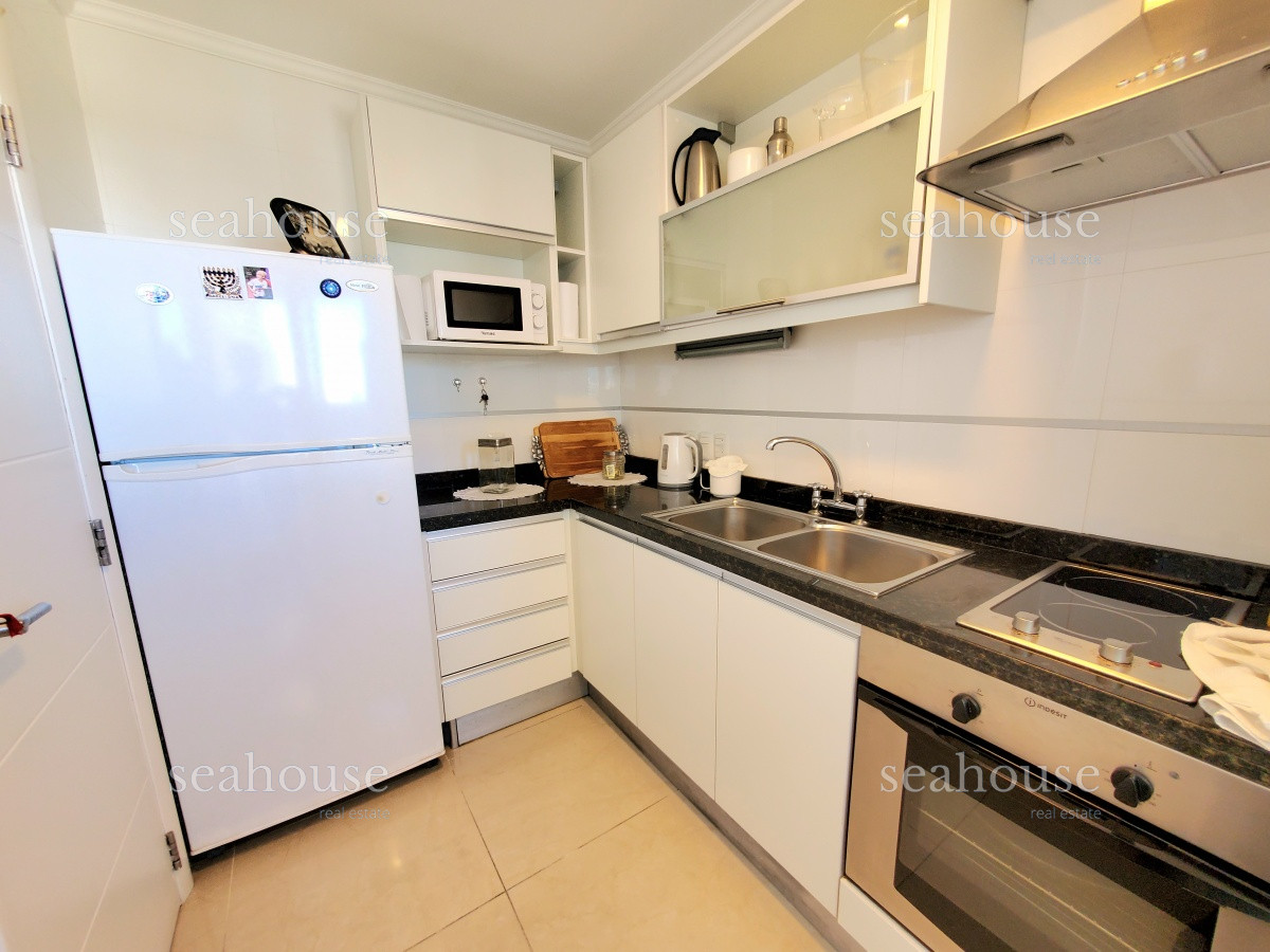 Apartamento Ref.593 - Departamento en venta a metros de playa mansa - 2 dormitorios